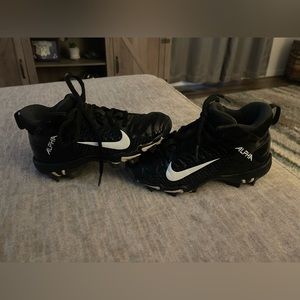 Nike alpha cleats size 13
